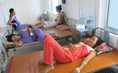 2 vụ ngộ độc bánh mì: 130 người nhập viện