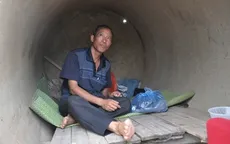 Bố thủ khoa ĐH Y sống ở cống hoang kiếm tiền nuôi con