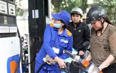 Giá xăng giảm 500 đồng/lít