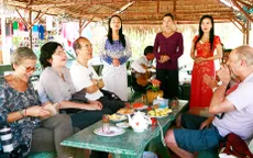 Khách quốc tế xông đất đầu năm 