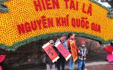 Người Hà Nội tấp nập du xuân ngày mùng hai tết 