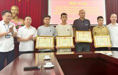 Hà Nội: Khen thưởng 4 công dân dũng cảm cứu người trong vụ cháy ở Trung Kính