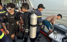 Vụ 3 thiếu niên đuối nước trên sông Sài Gòn: Đội "người nhái" tìm được 1 thi thể