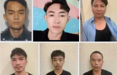 Bắt ổ nhóm gây ra hàng loạt vụ cướp giật điện thoại tại Hà Nội