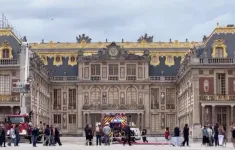 Sơ tán du khách khỏi cung điện Versailles vì xảy ra hỏa hoạn