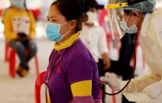 Campuchia ban hành cảnh báo về cúm mùa và COVID-19