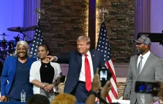 Ông Trump đến thăm nhà thờ ở Detroit nhằm thu hút cử tri da màu
