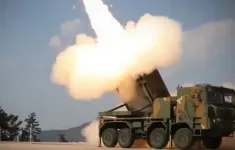 Hàn Quốc tập trận bắn đạn thật với hệ thống phóng đa nòng MRLS