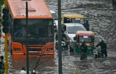 Thủ đô New Delhi (Ấn Độ) chìm trong biển nước sau trận mưa kỷ lục