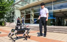 Trung Quốc phát triển chó robot dẫn đường cho người khiếm thị