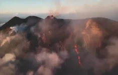 Núi lửa Etna (Italy) phun trào dữ dội