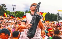Các ngôi sao Đức ủng hộ nghệ sĩ saxophone nổi tiếng tại Euro 2024