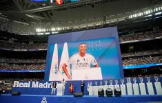 Hàng vạn CĐV chào đón màn ra mắt CLB Real Madrid của Kylian Mbappe