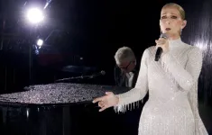 Olympic Paris 2024: Celine Dion xúc động trở lại sân khấu