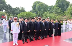 Lãnh đạo Đảng, Nhà nước tưởng niệm các Anh hùng liệt sĩ và vào Lăng viếng Chủ tịch Hồ Chí Minh