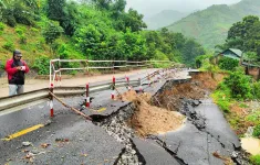 Thanh Hóa cấm các phương tiện lưu thông khi Quốc lộ 15C có nguy cơ đứt gãy