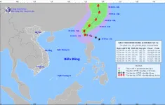 Bão số 5 gây sóng lớn ở Đông Bắc Biển Đông
