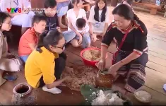 Khi bà con dân tộc thiểu số làm du lịch