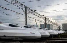 Tàu cao tốc Shinkansen - biểu tượng của ngành đường sắt và du lịch đường sắt Nhật Bản