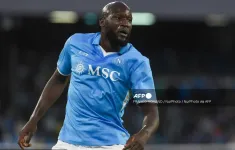 Lukaku lập công, Napoli củng cố ngôi đầu Serie A