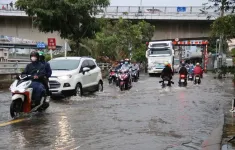 Triều cường ở Nam Bộ vượt báo động 3, nguy cơ ngập lụt nhiều nơi