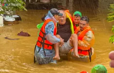 Nghĩa đồng bào giữa tâm lũ tại Quảng Bình