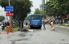 Va chạm với xe bus, người đàn ông đi xe máy tử vong