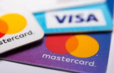 EU điều tra phí dịch vụ của thẻ tín dụng Visa và Mastercard