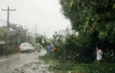 Siêu bão Yingxing gây mưa lớn, gió mạnh, đe dọa tỉnh Hải Nam, Trung Quốc