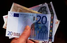 Đồng Euro rớt xuống mức thấp nhất 7 tháng so với đồng USD