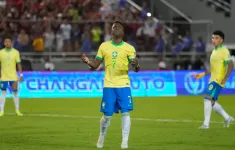 Vinicius đá hỏng 11m, Brazil hòa thất vọng trước Venezuela