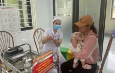 Hà Nội: Phấn đấu trên 90% trẻ 7 tuổi được tiêm vaccine uốn ván - bạch hầu (Td)