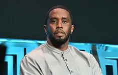 Sean "Diddy" Combs tố cáo bị "đột kích" phòng giam