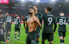 Arne Slot cảnh báo Liverpool: Đừng đi vào vết xe đổ của Arsenal!