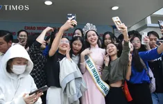 Miss International 2024 Thanh Thuỷ được fan vây kín khi về thăm trường ở Đà Nẵng