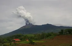 Núi lửa Kanlaon tại Philippines lại "thức giấc"