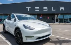 Tesla tăng giá xe Model S tại Mỹ thêm 5.000 USD