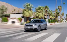 MINI Countryman hoàn toàn mới ra mắt tại Việt Nam