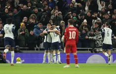 Liverpool thất bại trước Tottenham tại bán kết lượt đi cúp Liên đoàn Anh