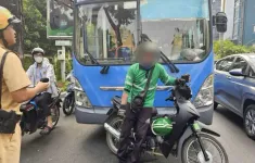 Triệu tập nhân viên xe bus đánh tài xế công nghệ ở TP Hồ Chí Minh