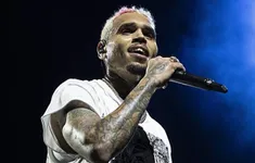 Chris Brown kiện Warner Bros. đòi bồi thường 500 triệu USD