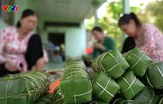 Bánh tét gói trọn tình quê