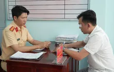 Tiền Giang: Xử phạt tài xế ô tô khách "vượt ẩu" do hình ảnh người dân ghi lại