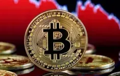 Giá Bitcoin trượt dài