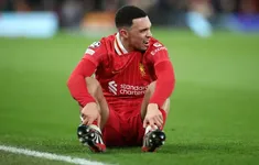 Liverpool "đứng ngồi không yên" khi Trent Alexander-Arnold có nguy cơ lỡ chung kết