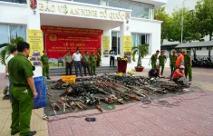 Bình Thuận tiêu hủy hơn 4.000 vũ khí, công cụ hỗ trợ, đạn, pháo các loại