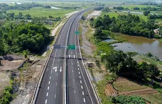 Đưa vào khai thác 70 km cao tốc Vân Phong - Nha Trang dịp 30/4/2025
