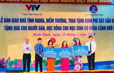 Lễ bàn giao nhà, điểm trường; trao tặng kinh phí xây cầu dân sinh, tặng quà cho hộ gia đình và học bổng cho học sinh có hoàn cảnh khó khăn