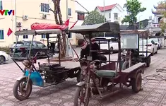 Hà Nội: Nhiều người ở huyện Hoài Đức tự nguyện tiêu hủy xe ba bánh