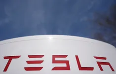Đâm xe vào người biểu tình bên ngoài đại lý Tesla ở Florida, Mỹ